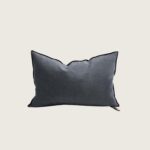 coussin vice versa black line lin stoned washed 30x50 charbon